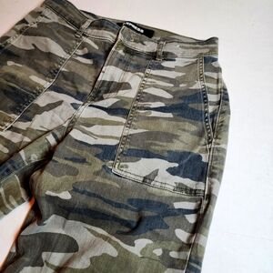 Express Camo Pants Womens Size 0 Regular Cropped Straight High Rise Stretch